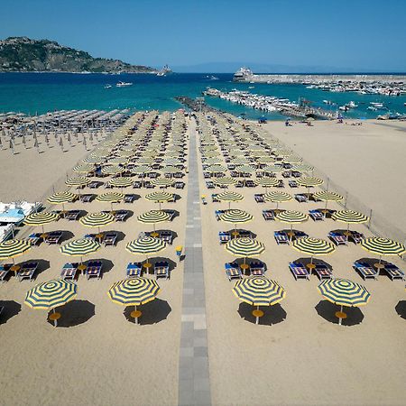 Hotel Sabbie D'Oro Giardini-Naxos Kültér fotó
