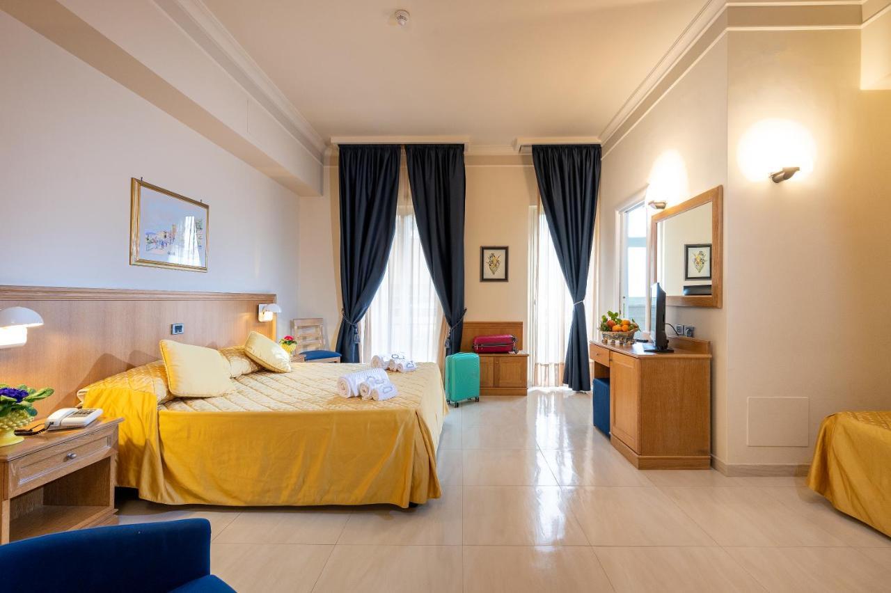 Hotel Sabbie D'Oro Giardini-Naxos Kültér fotó