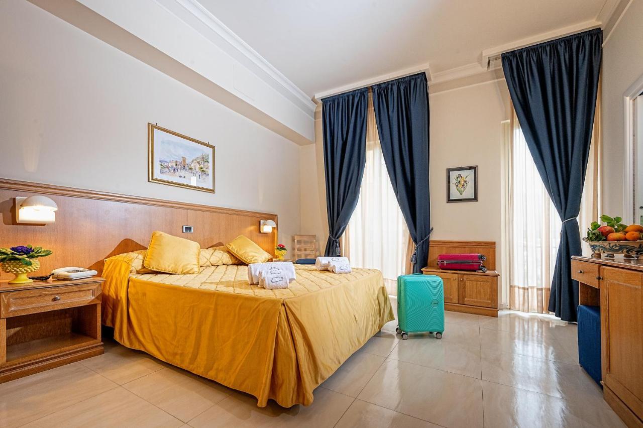 Hotel Sabbie D'Oro Giardini-Naxos Kültér fotó