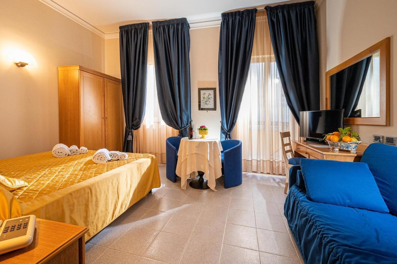 Hotel Sabbie D'Oro Giardini-Naxos Kültér fotó