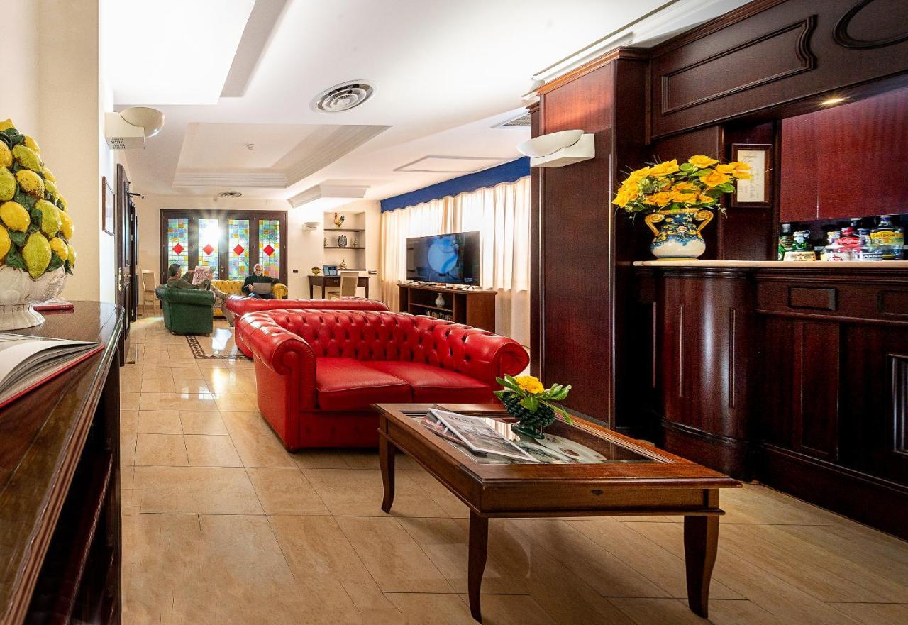 Hotel Sabbie D'Oro Giardini-Naxos Kültér fotó