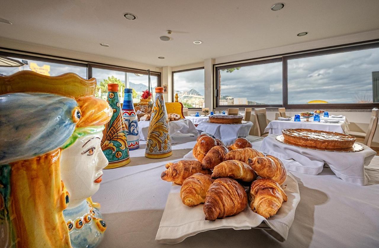 Hotel Sabbie D'Oro Giardini-Naxos Kültér fotó