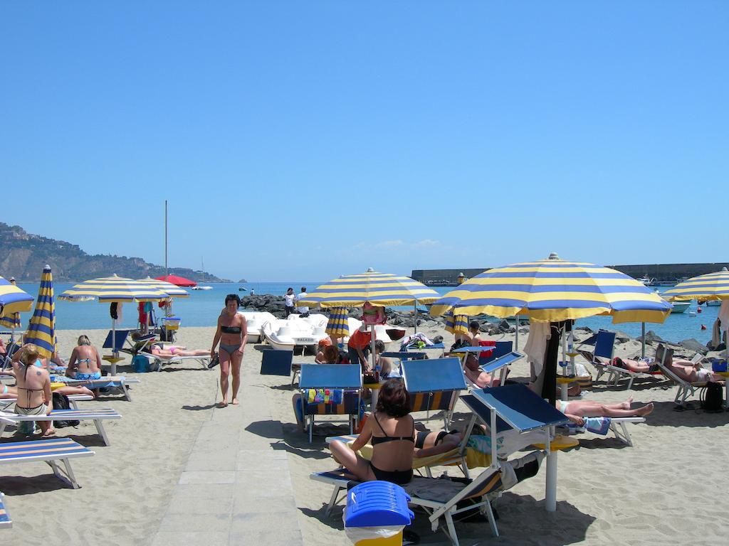 Hotel Sabbie D'Oro Giardini-Naxos Kültér fotó